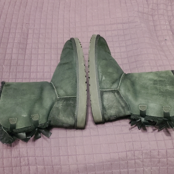 Well loved ugg bow boots - Picture 7 of 8